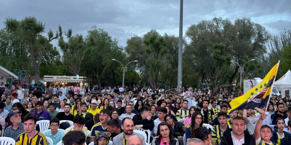 Meclis Başkanı Sayın Hürriyet Ergezer’in de katılım sağladığı ATATÜRK Sahil Parkı’nda final maçı heyecanı.